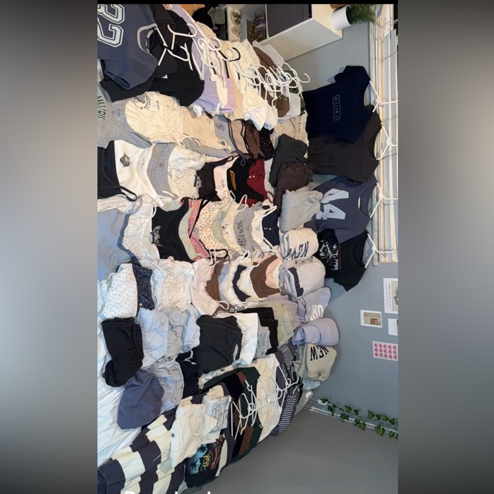 BRANDY MELVILLE MYSTERY BOX!!!